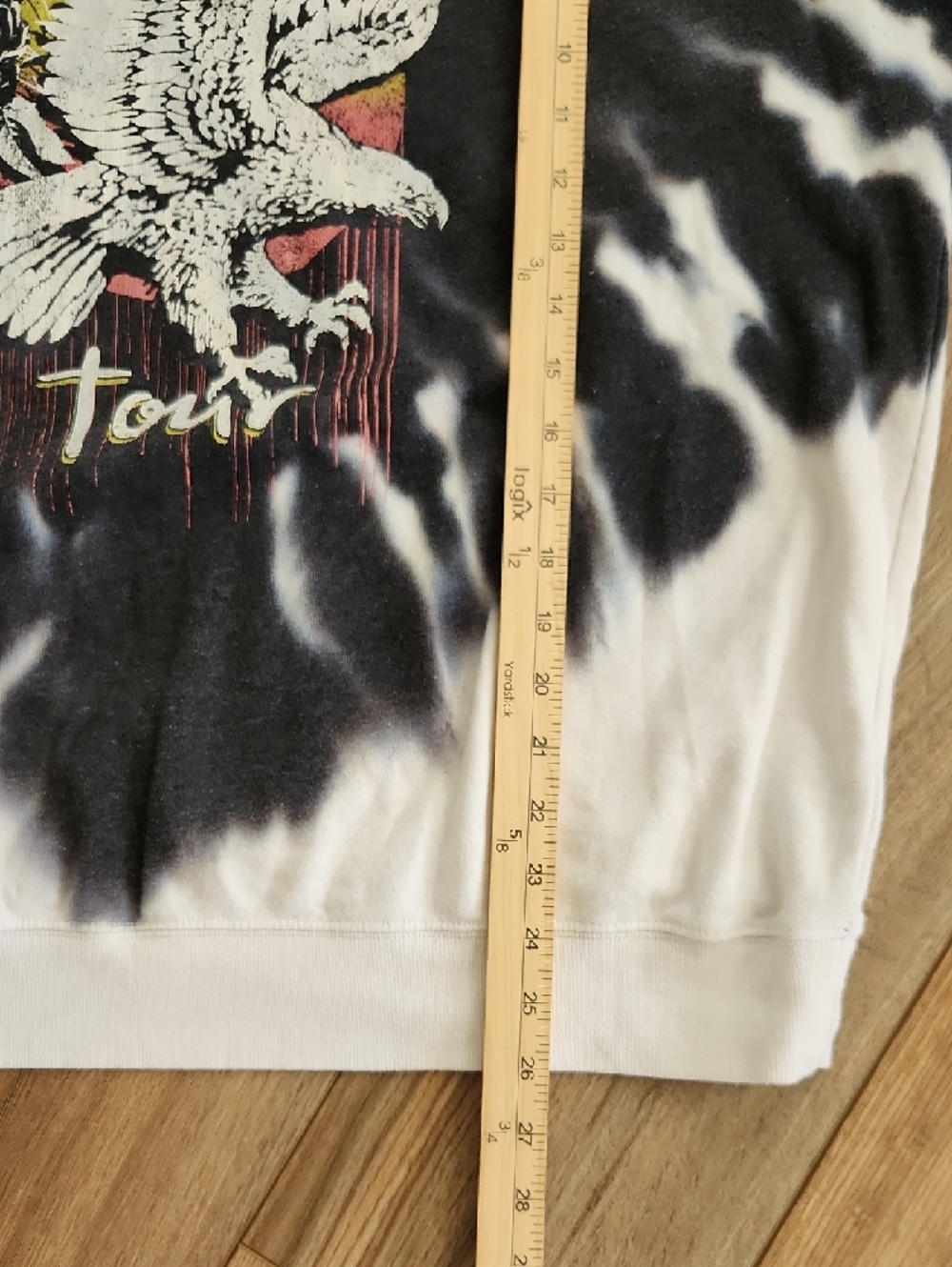 Torrid Black & White Tie-Dye Eagle World Tour Graphic Sweatshirt Size 2 - Picture 5 of 6
